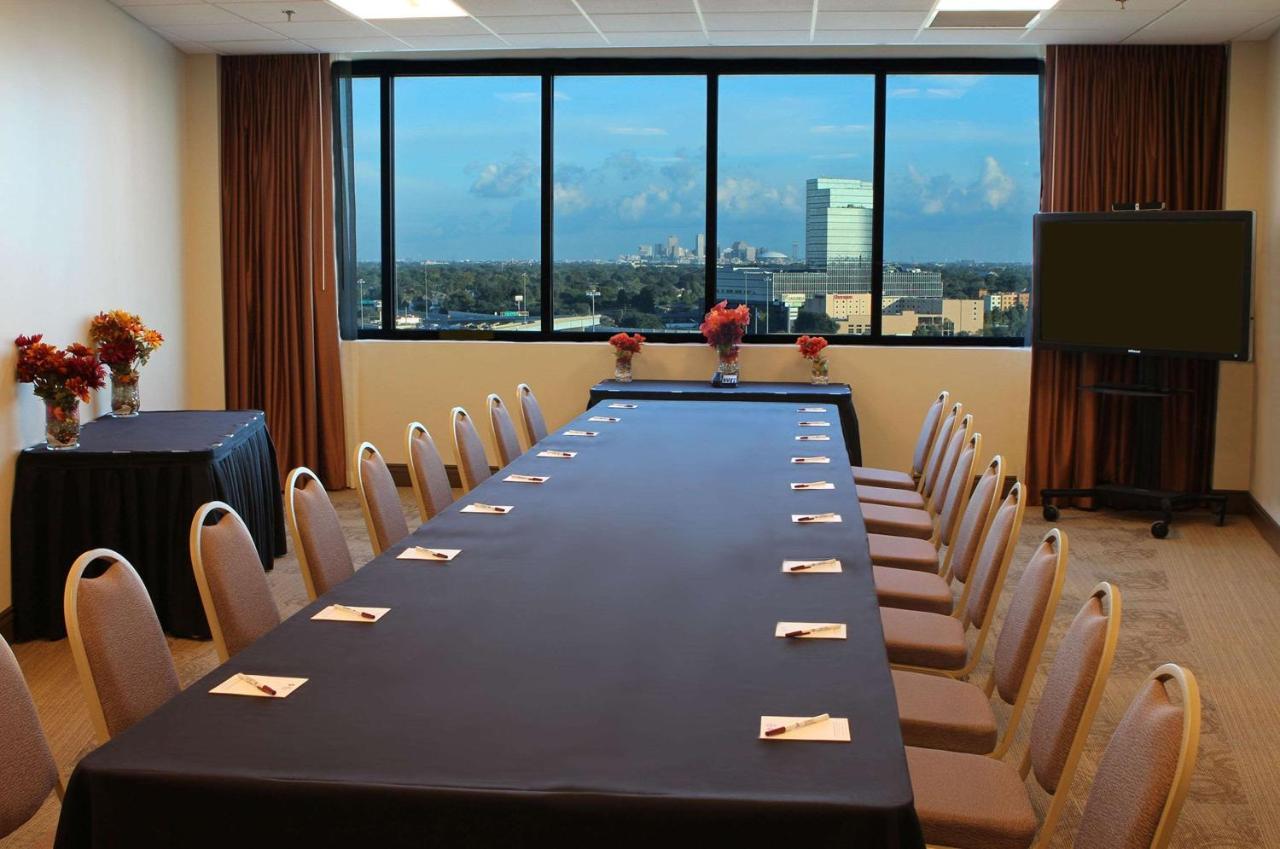 מטיירי Comfort Inn & Suites At Copeland Tower מראה חיצוני תמונה