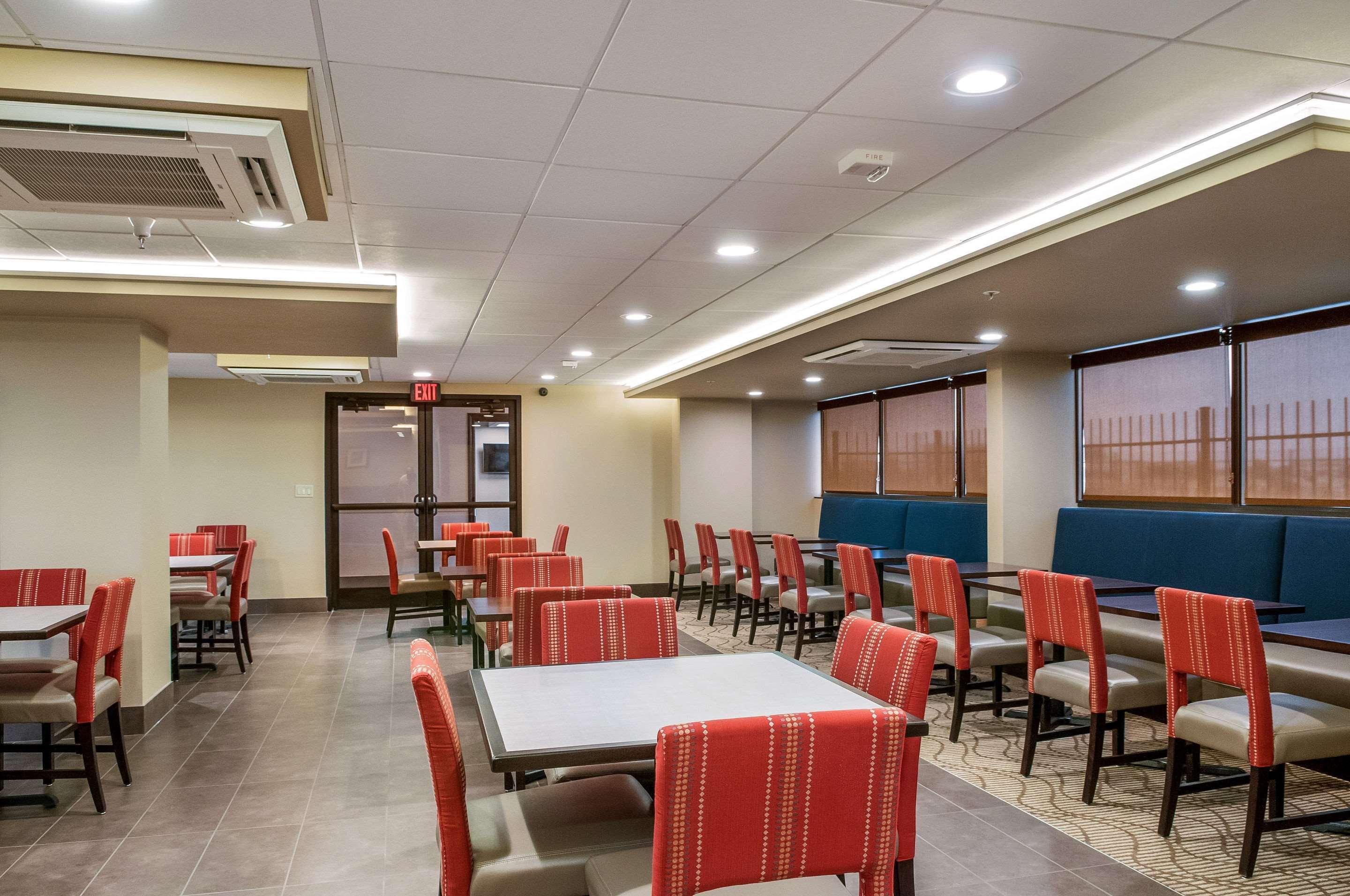 מטיירי Comfort Inn & Suites At Copeland Tower מראה חיצוני תמונה