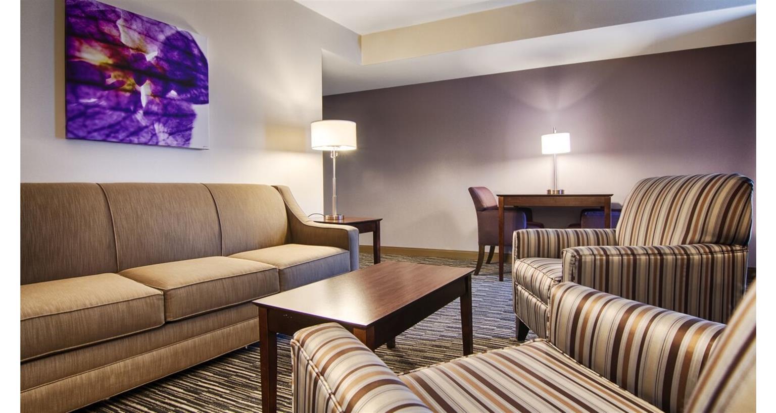 מטיירי Comfort Inn & Suites At Copeland Tower מראה חיצוני תמונה