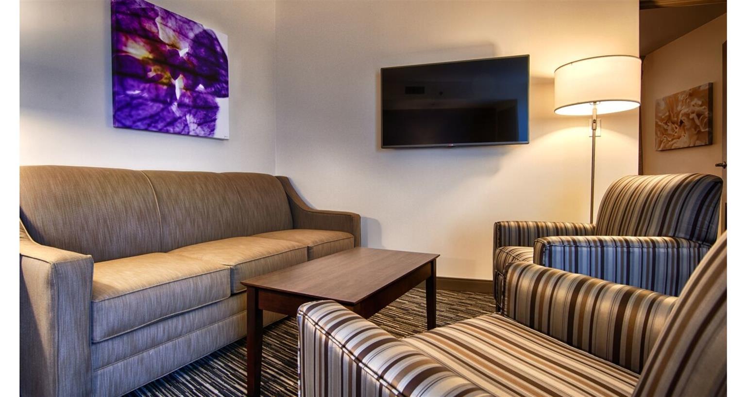 מטיירי Comfort Inn & Suites At Copeland Tower מראה חיצוני תמונה